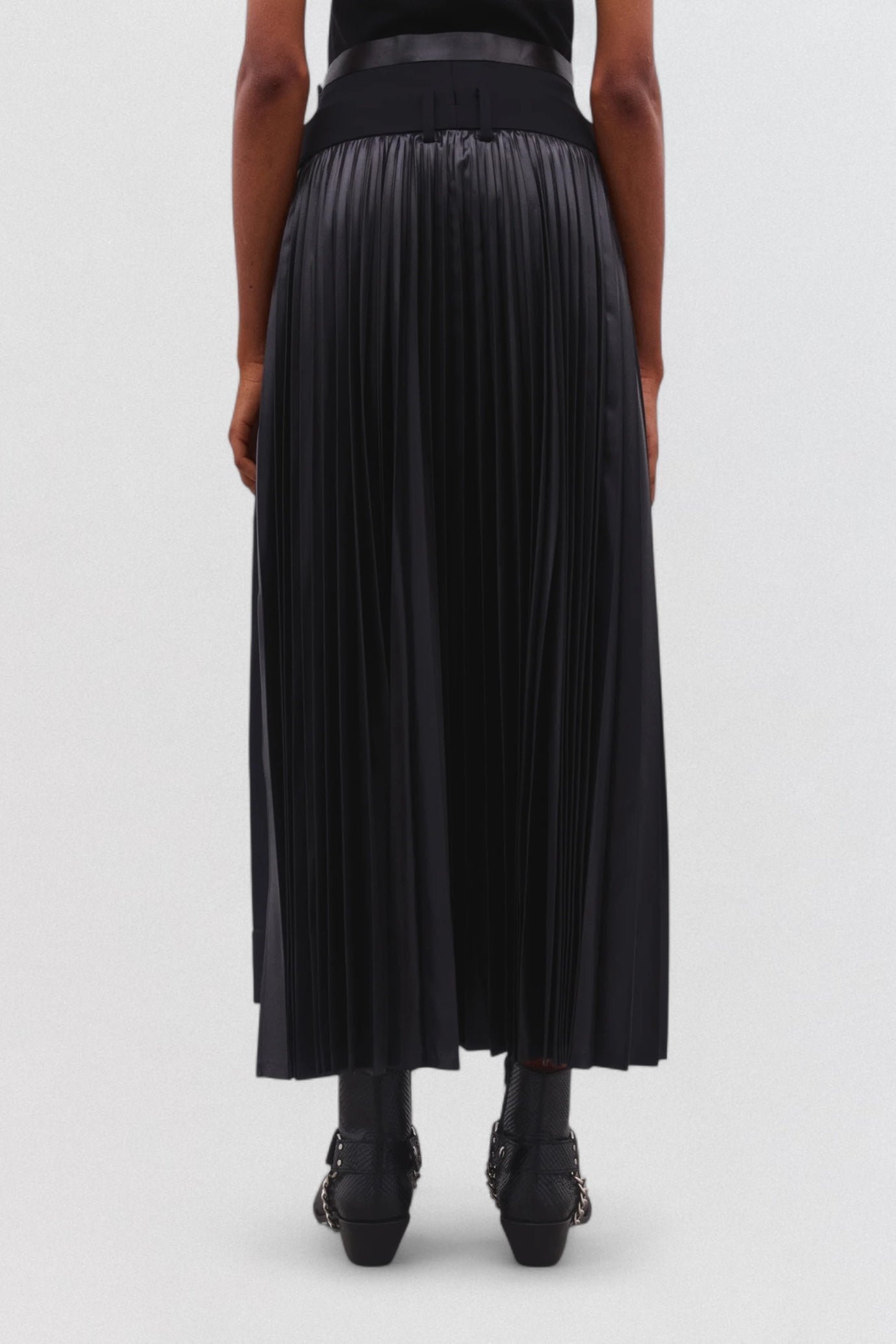 Trousers With Pleated Skirt