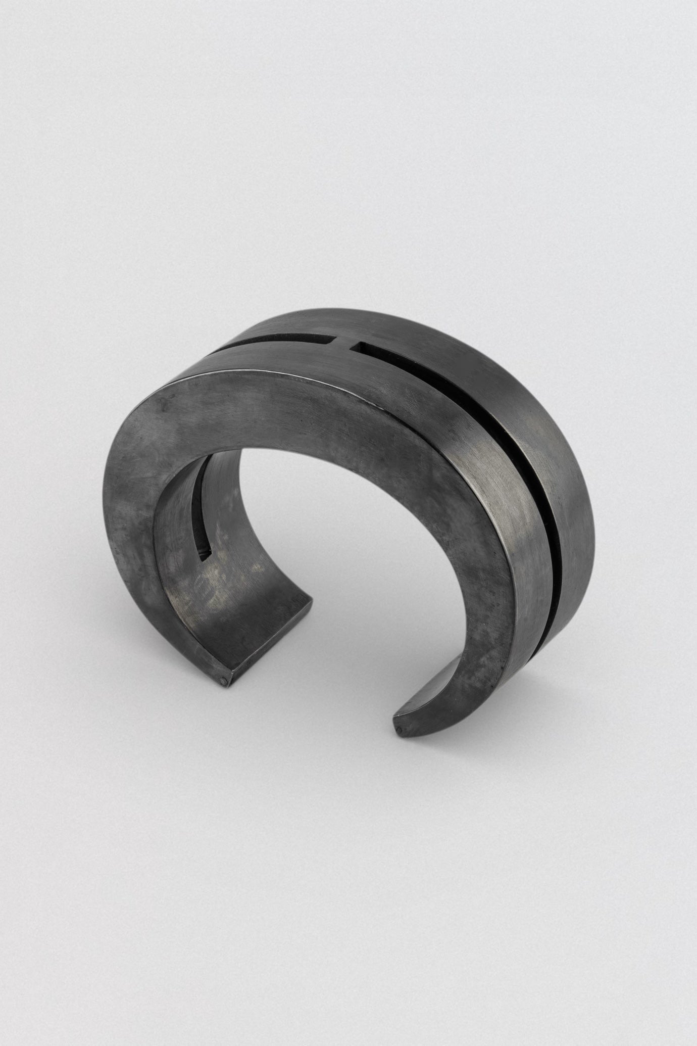 Crescent Crevice Bracelet