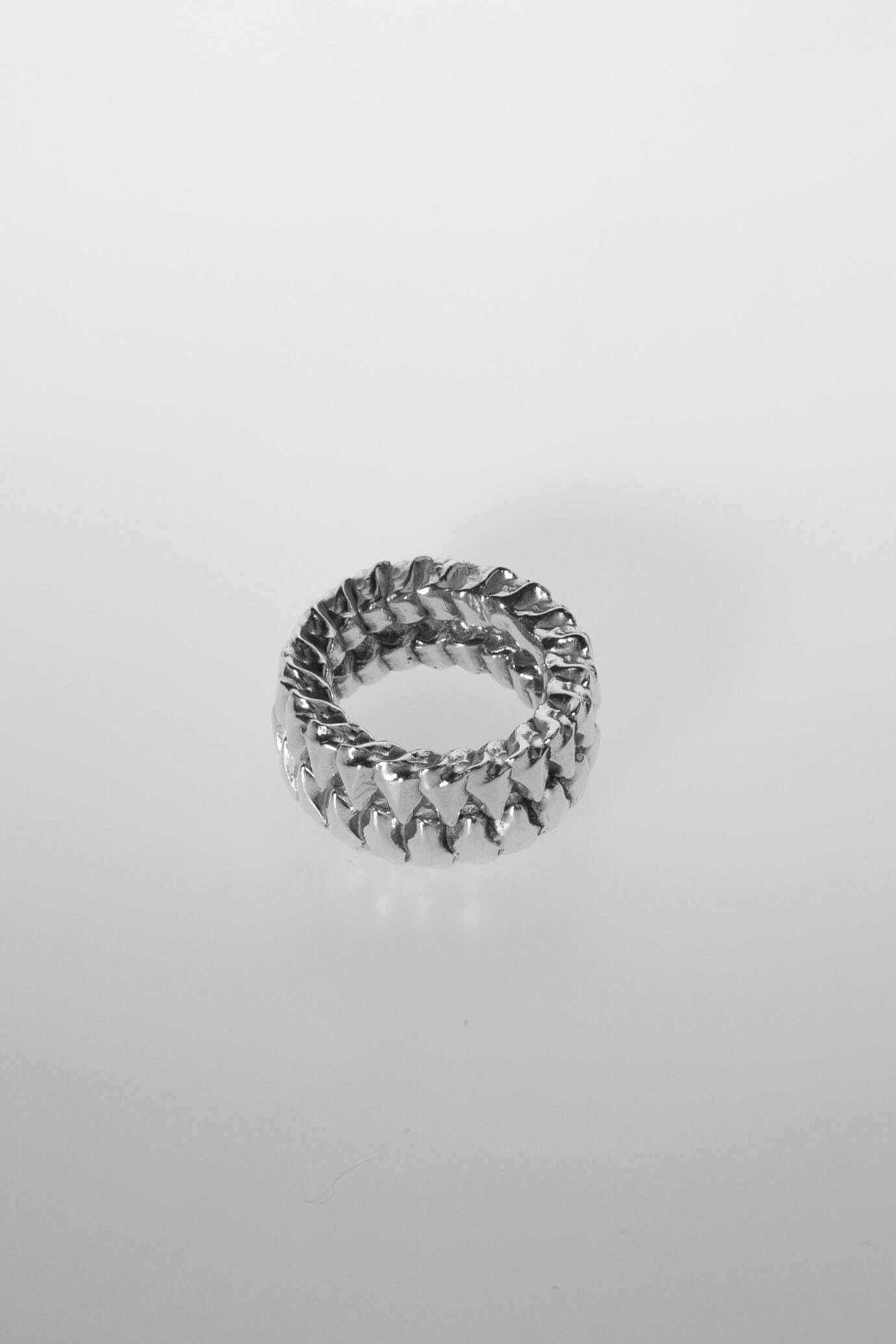Akula Ring