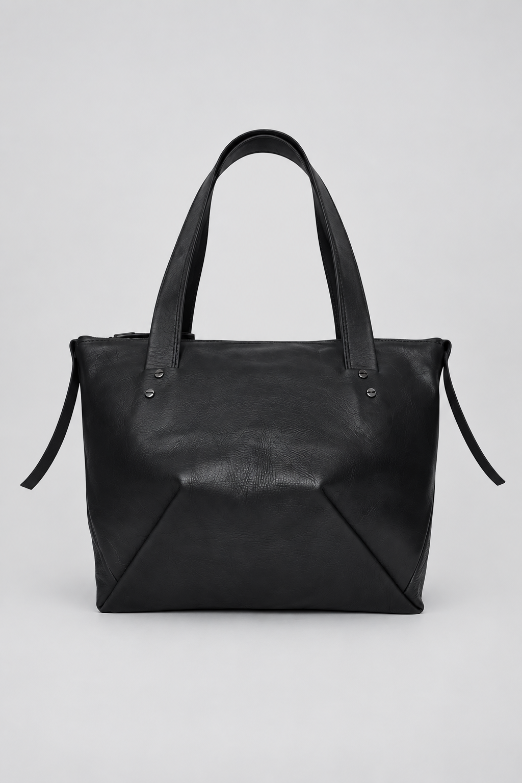 NUTSA NM1092B Shoulder Bag in calf leather with zip closure, cotton lining, and internal pocket