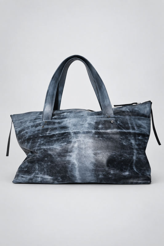 NUTSA NM1093B Shoulder Bag in calf leather with zip closure, cotton lining, and large structured silhouette