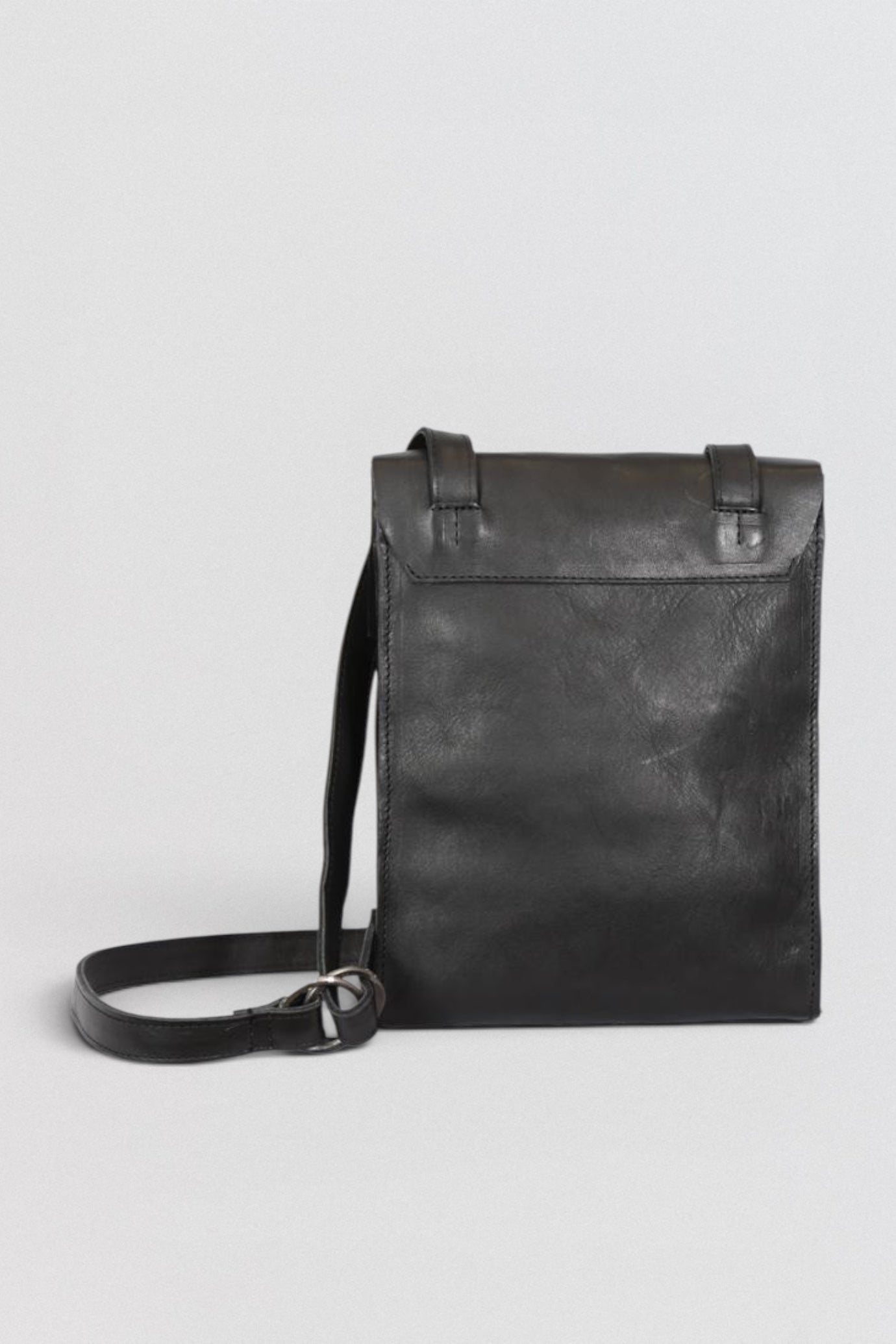 Tagliovivo Doctor Crossbody Bag shot on a white background