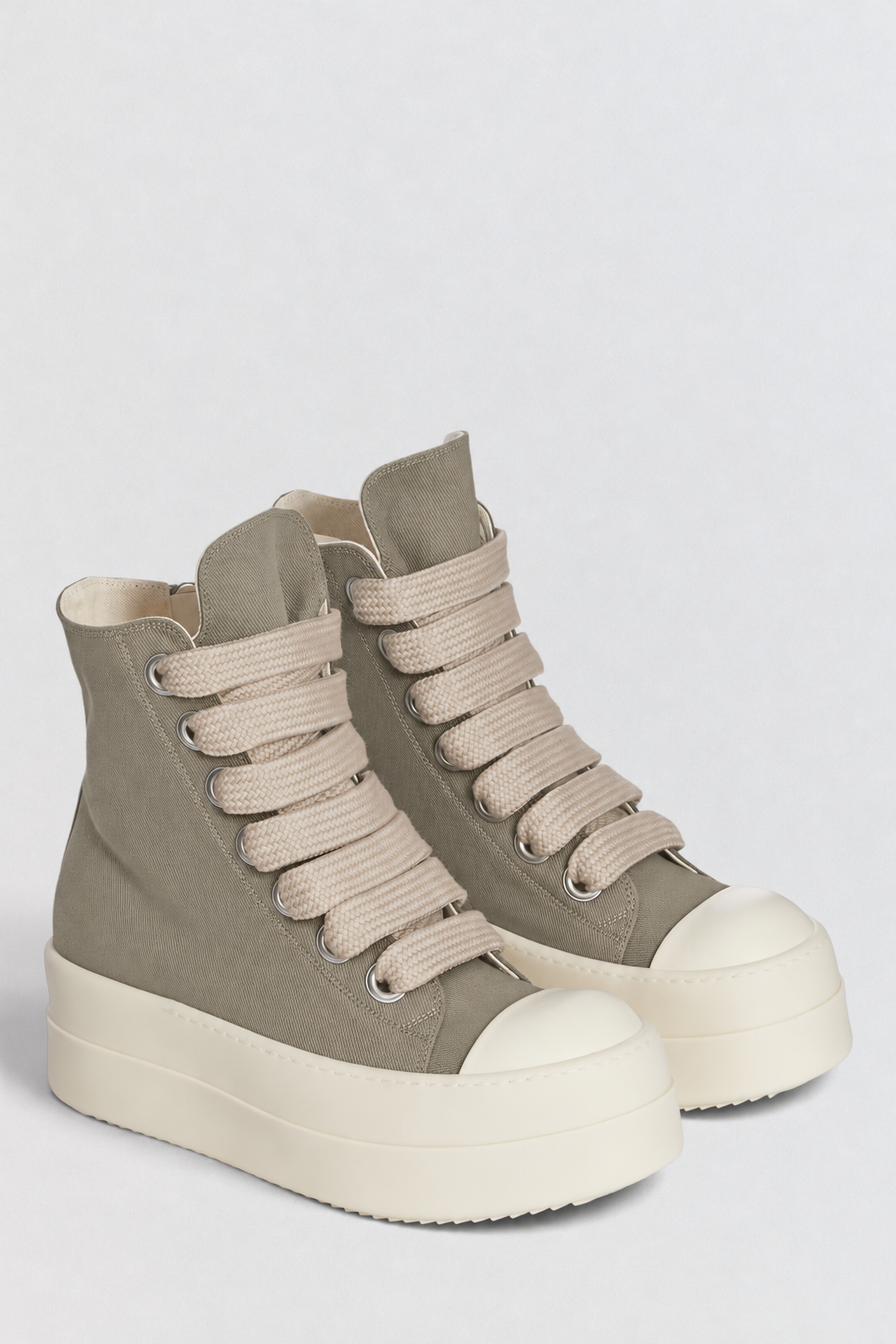 Mega Bumper Jumbolace Sneaks